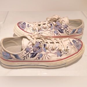 Converse Chuck Taylor 70 Low Parkway Floral Embroidery Men’s 6 or Women’s 8